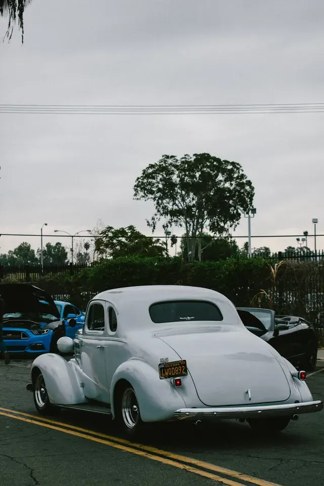 Шумоизоляция пластика салона: как избавиться от сверчков и дребезга